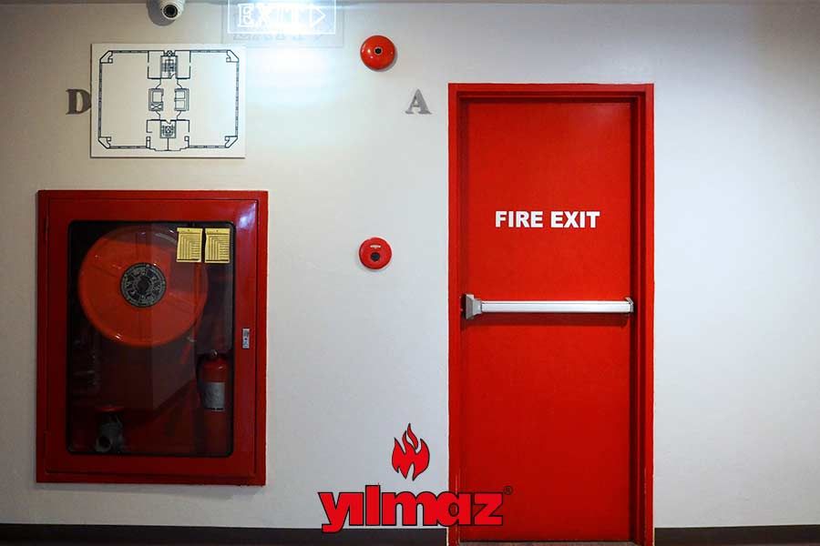 Panikbarlı Yangın Kapısı Kırmızı
