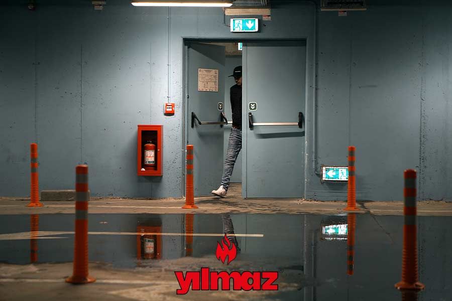 Yangına Dayanımlı Panik Barlı Yangın Kapıları